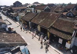 100 anos de idade em casas Hoian antiga vila, Vietn